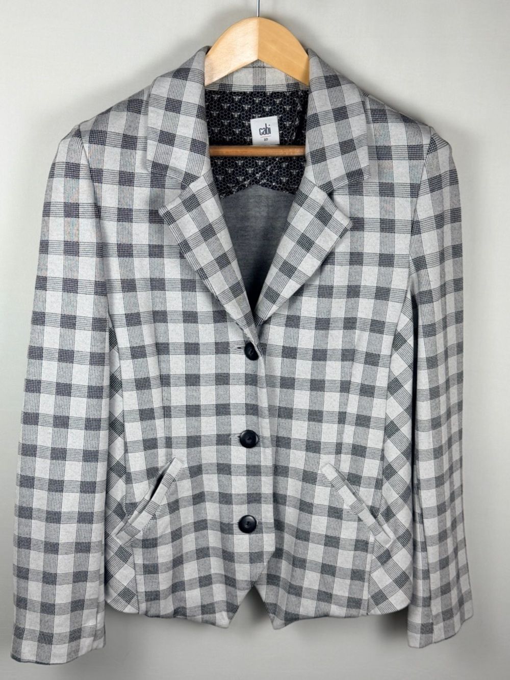 CAbi Plaid Blazer Size 10 Gray Check Jacket Preppy Tailored